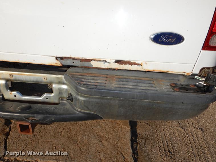 image for item J5514 2004 Ford F250 XLT Super Duty pickup truck