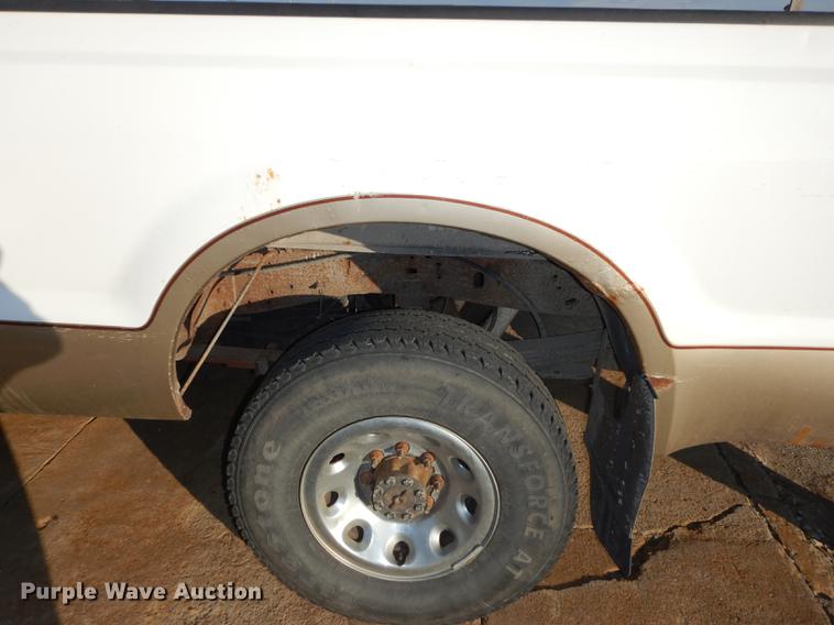 image for item J5514 2004 Ford F250 XLT Super Duty pickup truck