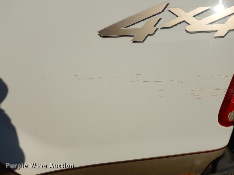 image for item J5514 2004 Ford F250 XLT Super Duty pickup truck