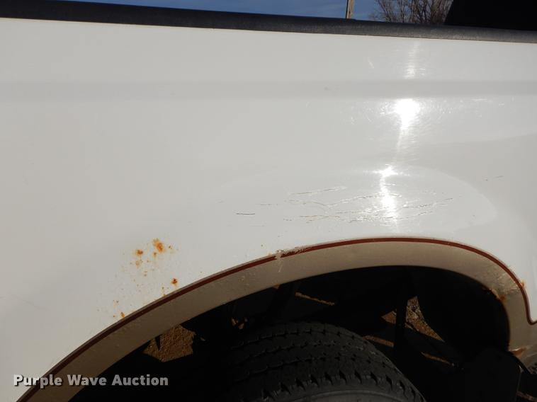 image for item J5514 2004 Ford F250 XLT Super Duty pickup truck