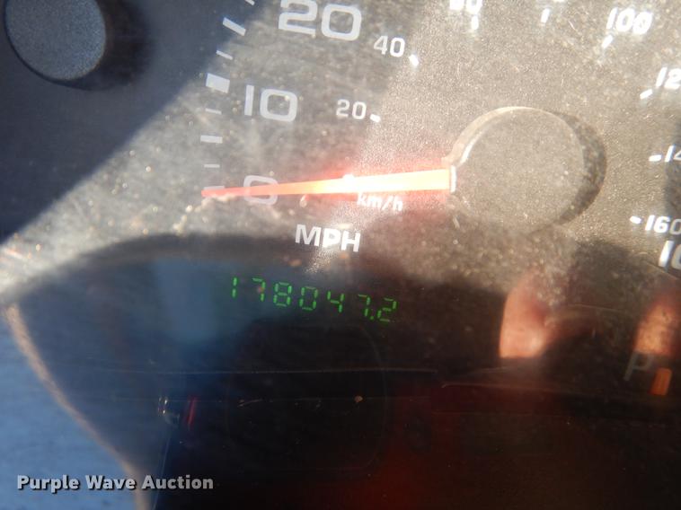 image for item J5514 2004 Ford F250 XLT Super Duty pickup truck