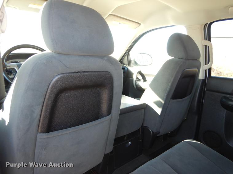 image for item J5546 2007 Chevrolet Silverado 1500 Z71 Crew Cab pickup truck