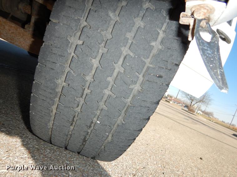 image for item J5546 2007 Chevrolet Silverado 1500 Z71 Crew Cab pickup truck