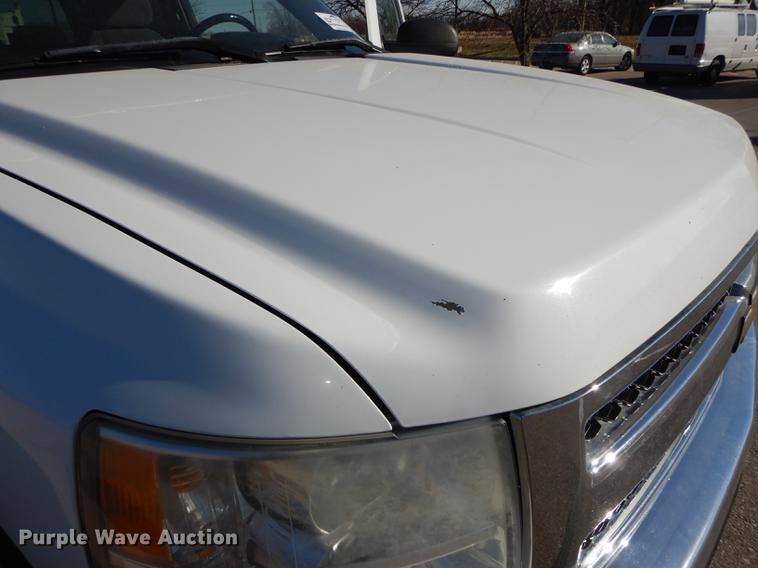 image for item J5546 2007 Chevrolet Silverado 1500 Z71 Crew Cab pickup truck