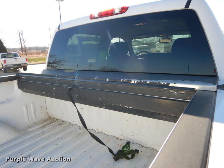 image for item J5546 2007 Chevrolet Silverado 1500 Z71 Crew Cab pickup truck