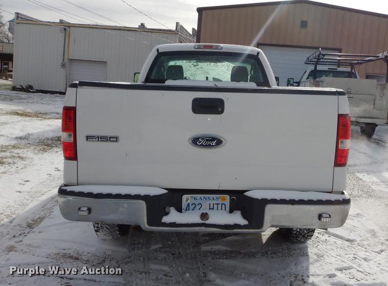 image for item J5548 2004 Ford F150 XL pickup truck