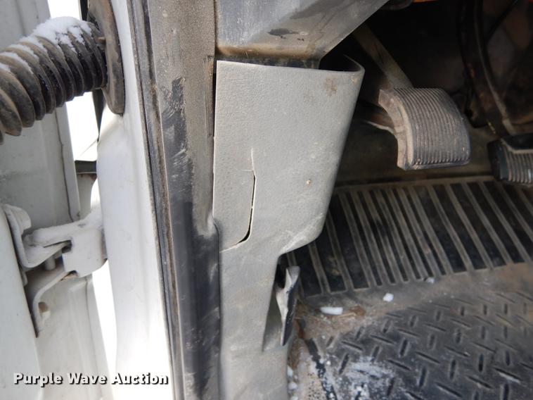 image for item J5548 2004 Ford F150 XL pickup truck