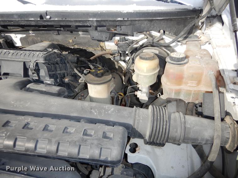 image for item J5548 2004 Ford F150 XL pickup truck