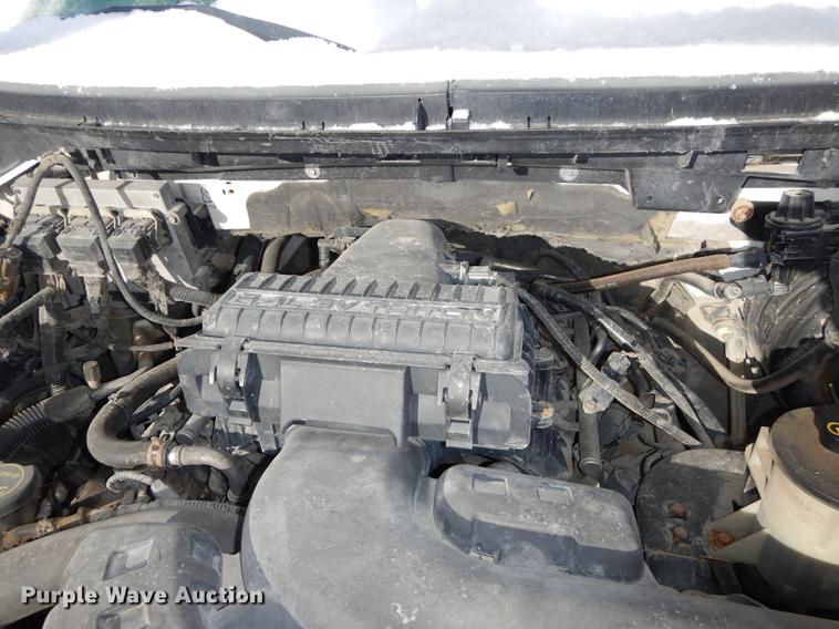 image for item J5548 2004 Ford F150 XL pickup truck