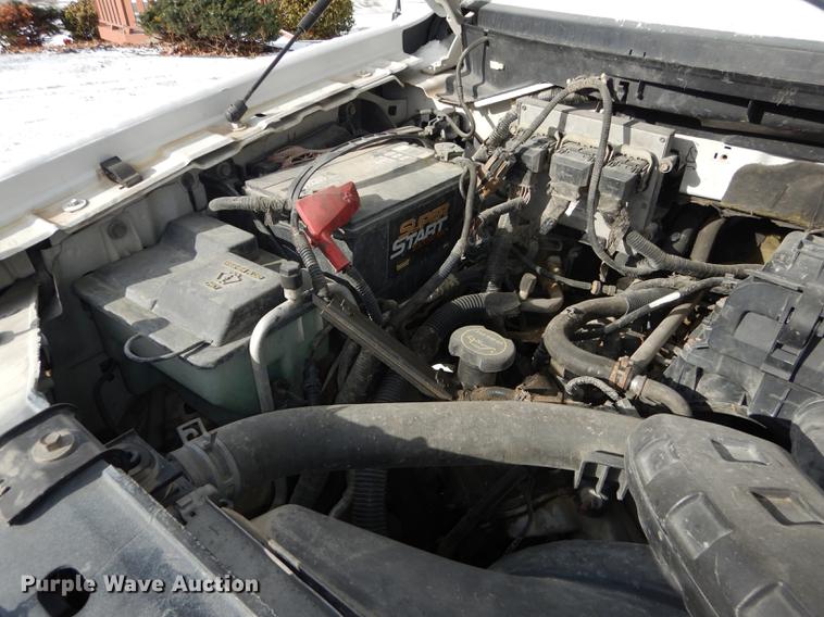 image for item J5548 2004 Ford F150 XL pickup truck