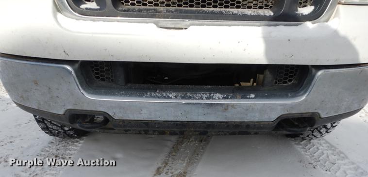 image for item J5548 2004 Ford F150 XL pickup truck