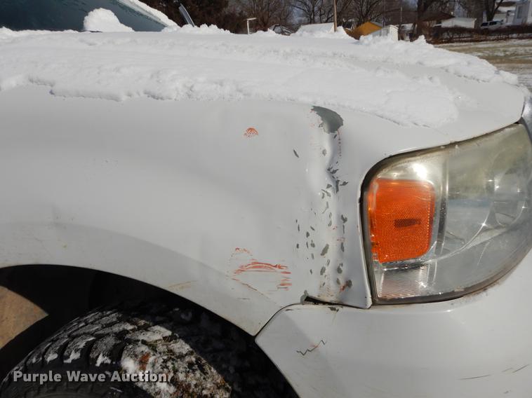 image for item J5548 2004 Ford F150 XL pickup truck