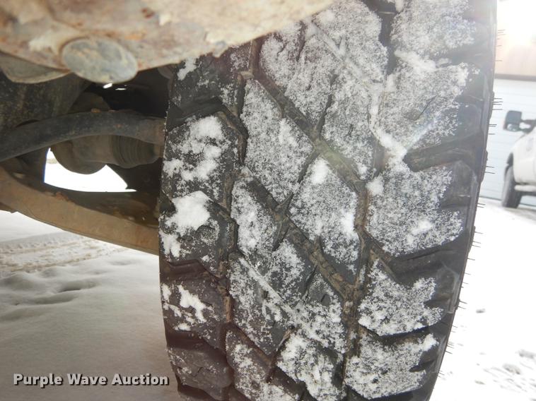 image for item J5548 2004 Ford F150 XL pickup truck