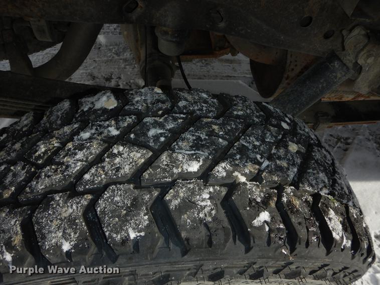 image for item J5548 2004 Ford F150 XL pickup truck