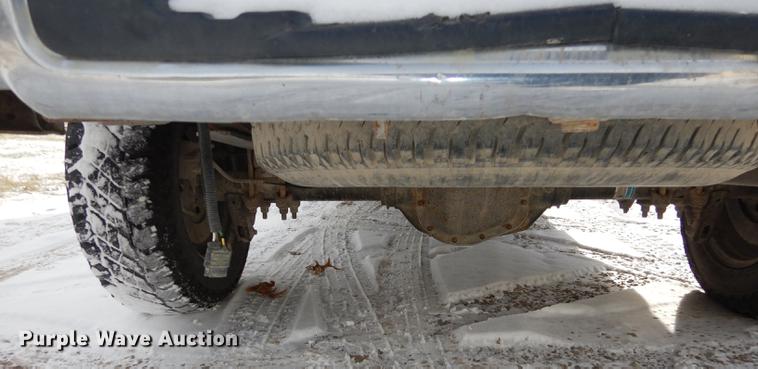 image for item J5548 2004 Ford F150 XL pickup truck