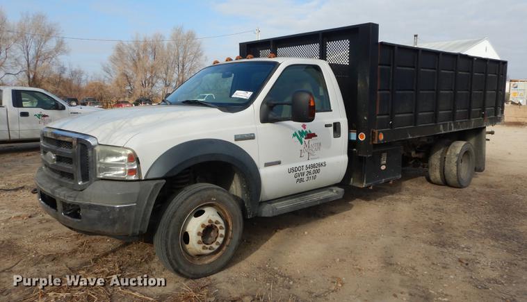 image for item J5555 2006 Ford F550 XLT Super Duty dump truck