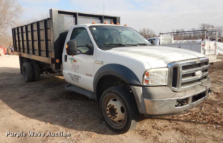 image for item J5555 2006 Ford F550 XLT Super Duty dump truck