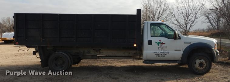 image for item J5555 2006 Ford F550 XLT Super Duty dump truck