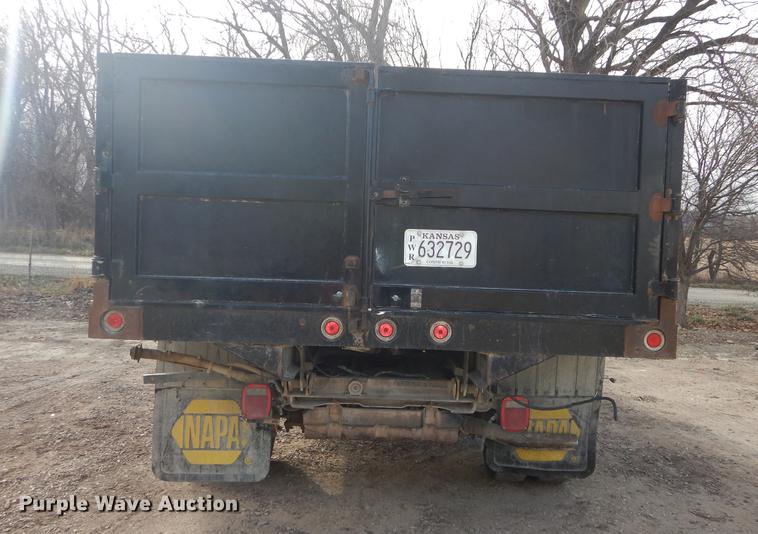 image for item J5555 2006 Ford F550 XLT Super Duty dump truck