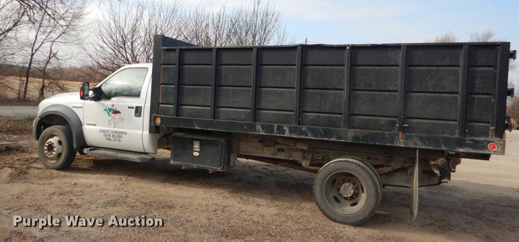 image for item J5555 2006 Ford F550 XLT Super Duty dump truck