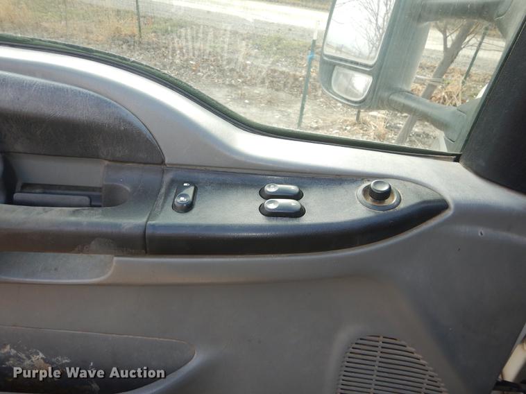 image for item J5555 2006 Ford F550 XLT Super Duty dump truck