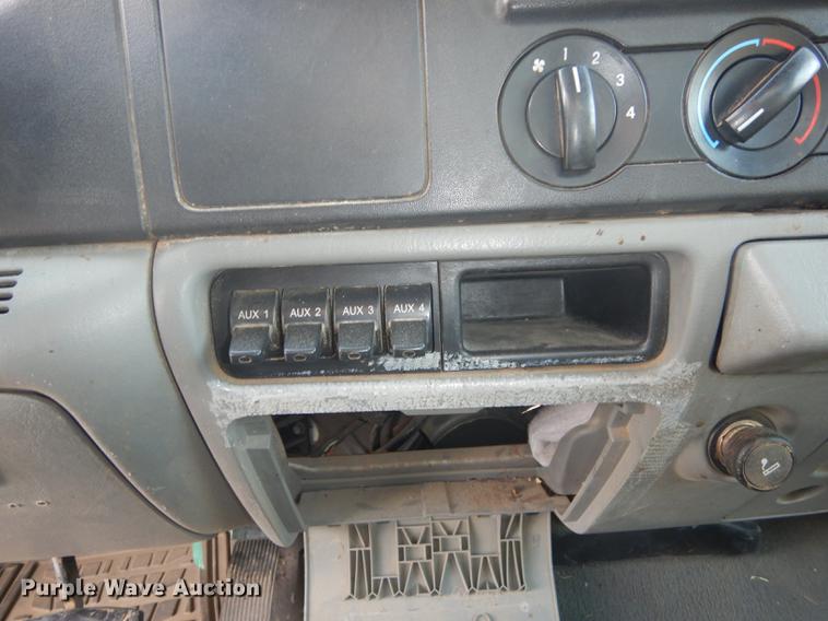 image for item J5555 2006 Ford F550 XLT Super Duty dump truck