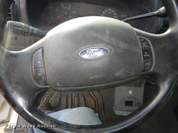 image for item J5555 2006 Ford F550 XLT Super Duty dump truck