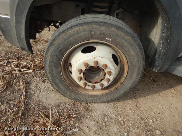 image for item J5555 2006 Ford F550 XLT Super Duty dump truck