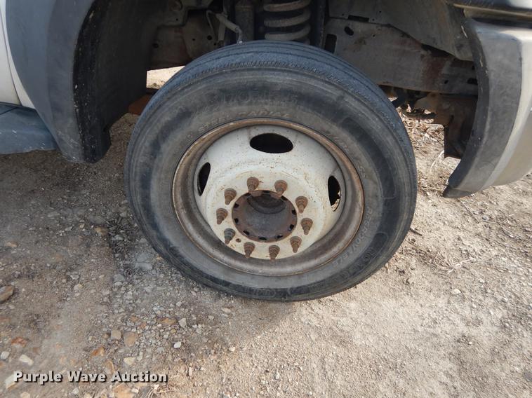 image for item J5555 2006 Ford F550 XLT Super Duty dump truck