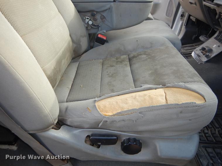 image for item J5555 2006 Ford F550 XLT Super Duty dump truck