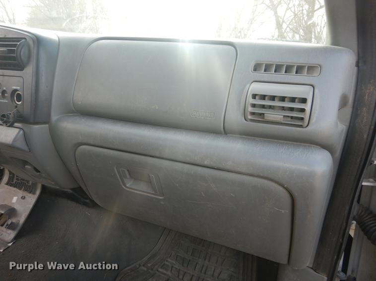 image for item J5555 2006 Ford F550 XLT Super Duty dump truck