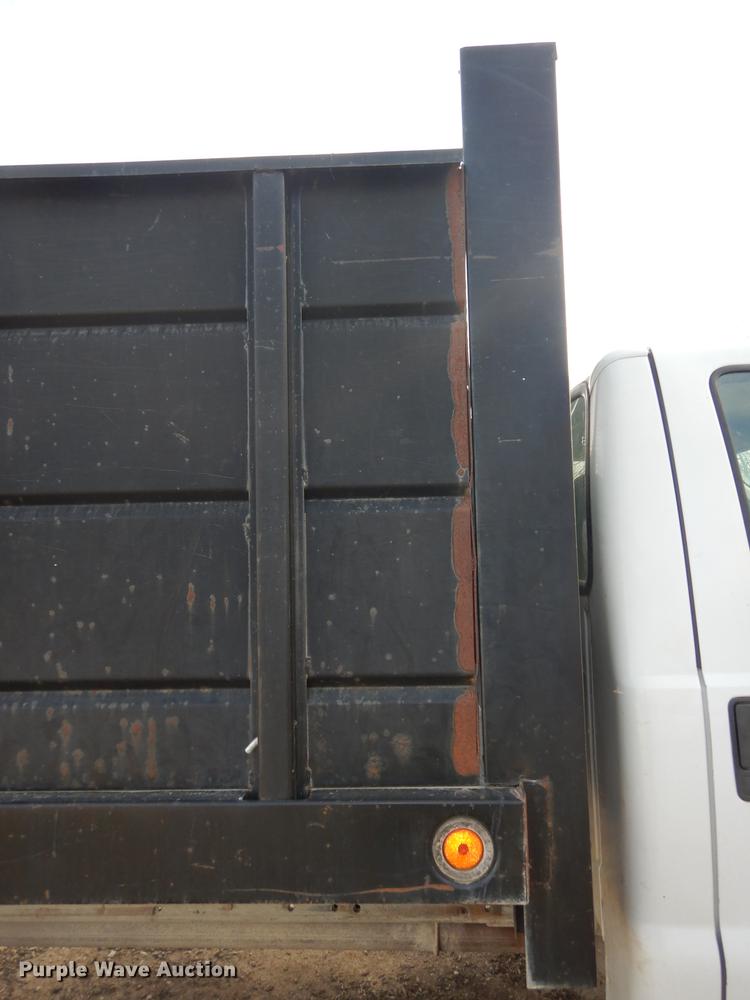 image for item J5555 2006 Ford F550 XLT Super Duty dump truck