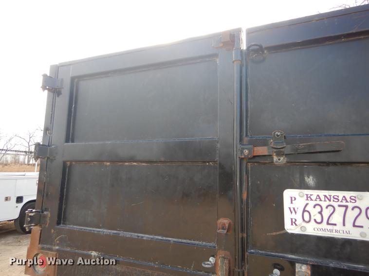 image for item J5555 2006 Ford F550 XLT Super Duty dump truck