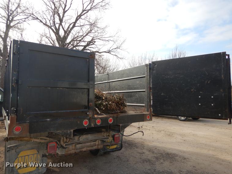 image for item J5555 2006 Ford F550 XLT Super Duty dump truck