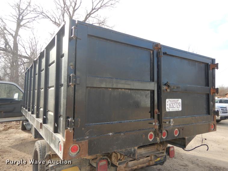 image for item J5555 2006 Ford F550 XLT Super Duty dump truck