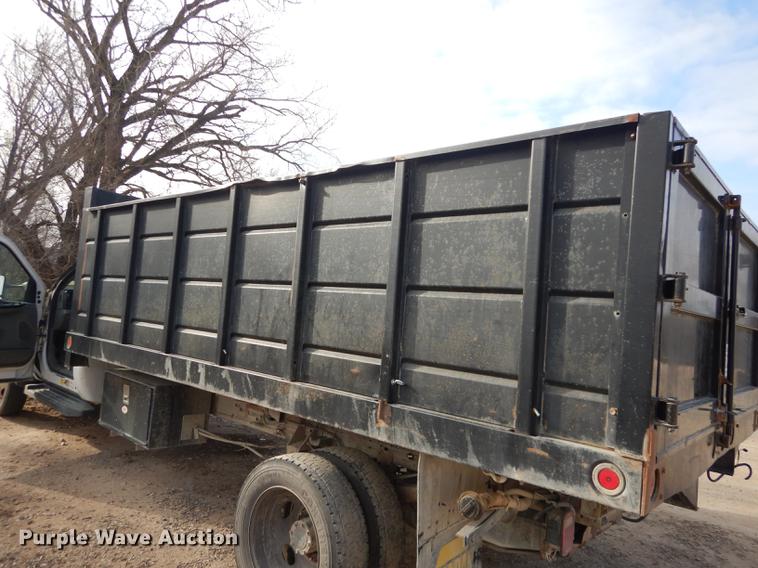 image for item J5555 2006 Ford F550 XLT Super Duty dump truck