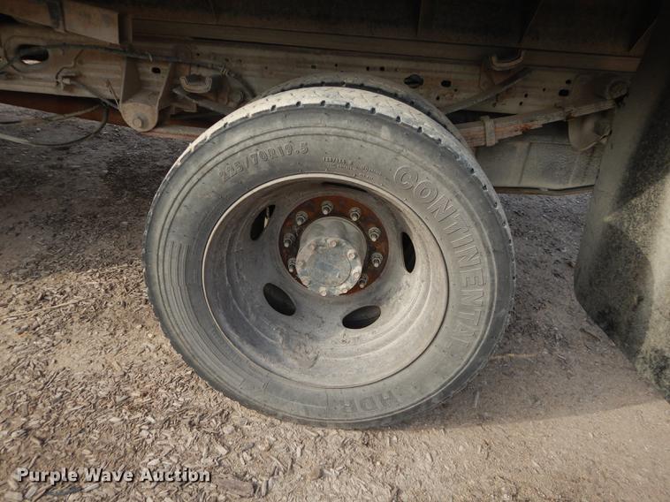 image for item J5555 2006 Ford F550 XLT Super Duty dump truck