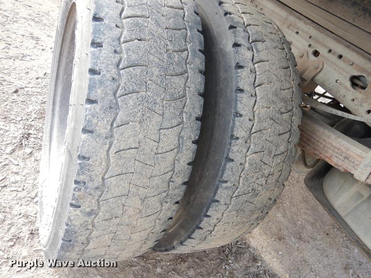 image for item J5555 2006 Ford F550 XLT Super Duty dump truck