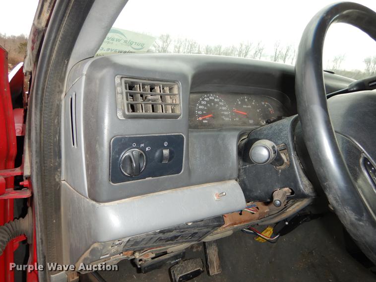 image for item J5566 2004 Ford F250 Super Duty XLT SuperCab utility bed pickup truck