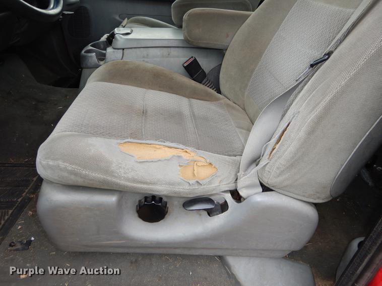 image for item J5566 2004 Ford F250 Super Duty XLT SuperCab utility bed pickup truck