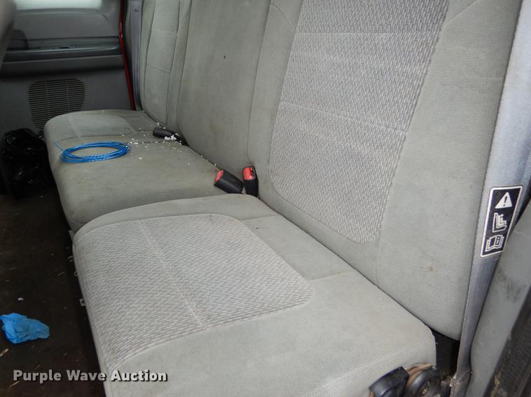 image for item J5566 2004 Ford F250 Super Duty XLT SuperCab utility bed pickup truck