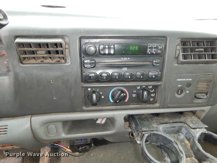 image for item J5566 2004 Ford F250 Super Duty XLT SuperCab utility bed pickup truck