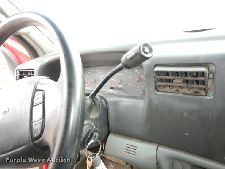 image for item J5566 2004 Ford F250 Super Duty XLT SuperCab utility bed pickup truck