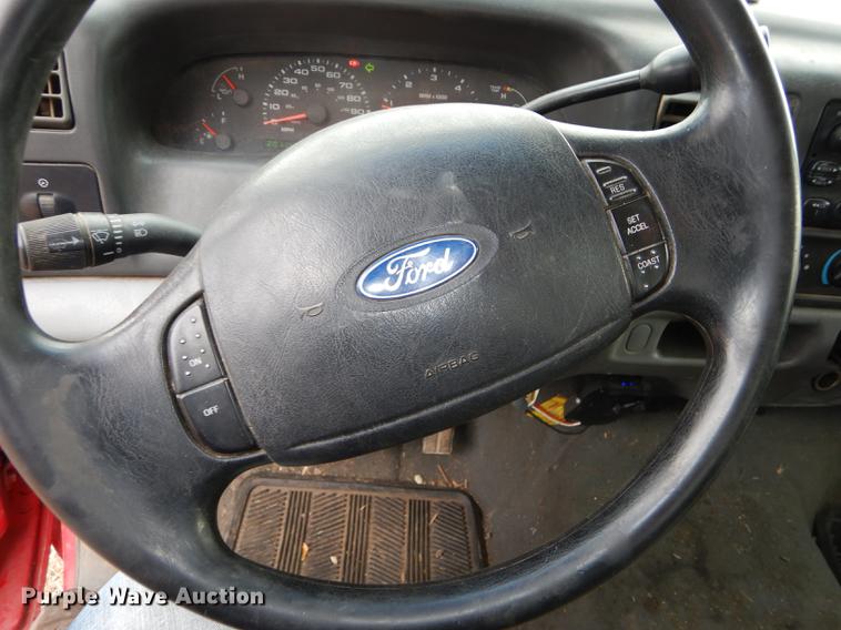 image for item J5566 2004 Ford F250 Super Duty XLT SuperCab utility bed pickup truck