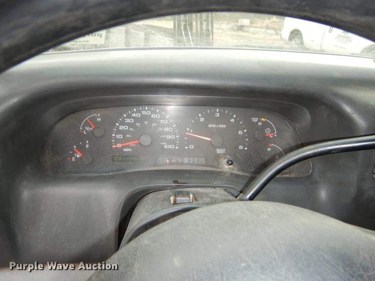 image for item J5566 2004 Ford F250 Super Duty XLT SuperCab utility bed pickup truck