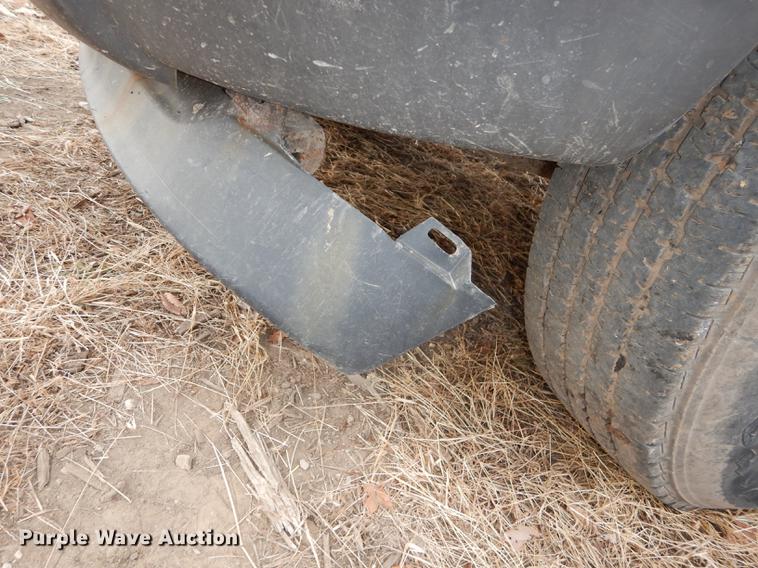 image for item J5566 2004 Ford F250 Super Duty XLT SuperCab utility bed pickup truck