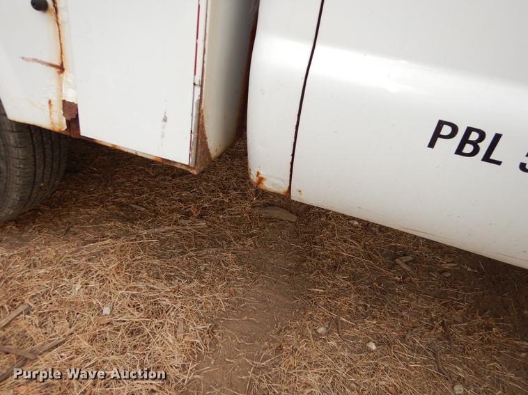 image for item J5566 2004 Ford F250 Super Duty XLT SuperCab utility bed pickup truck