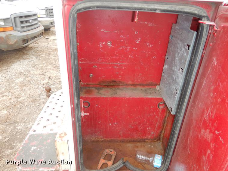 image for item J5566 2004 Ford F250 Super Duty XLT SuperCab utility bed pickup truck