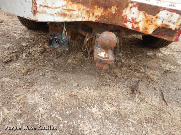 image for item J5566 2004 Ford F250 Super Duty XLT SuperCab utility bed pickup truck