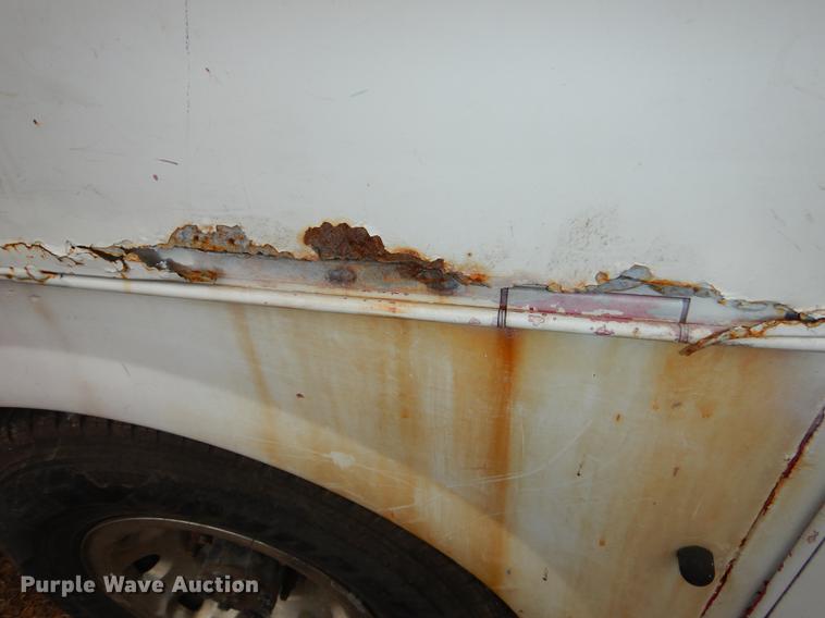 image for item J5566 2004 Ford F250 Super Duty XLT SuperCab utility bed pickup truck